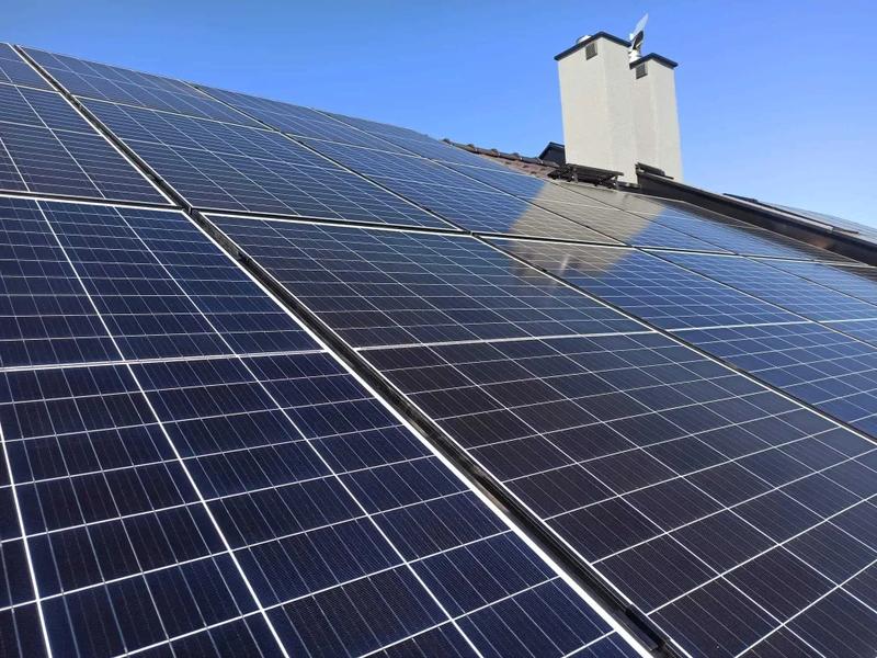 Jakie znaczenie ma waga paneli fotowoltaicznych? Odkryj, ile waży panel fotowoltaiczny!