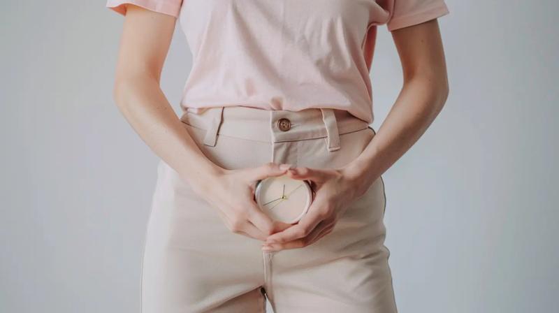 Opóźnienie okresu: Kiedy warto się martwić i jak rozpoznać niepokojące sygnały?