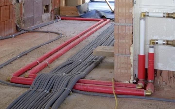 Optymalne ogrzewanie: Jakie są normy minimalnej temperatury wody w grzejnikach?