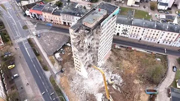 Porównanie kosztów rozbiórki budynków