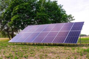 Fotowoltaika: Jakie panele wybrać – monokrystaliczne czy polikrystaliczne? Przewodnik po wyborze najlepszego rozwiązania