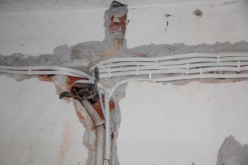 Jak Przeprowadzić Wymianę Instalacji Elektrycznej: Koszty i Szczegółowy Proces Krok po Kroku